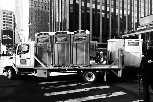 Best Porta potty delivery and setup  in Niagara Falls, NY